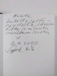 Eri mieltä : todenpuhuja Kauko Kareen elämä (signeerattu, tekijän omiste)