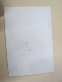 Mallitoimiston (4Cast Model Management, Helsinki) kirjoilla olleen mallin esittelykuva / markkinointikuva -valokuva