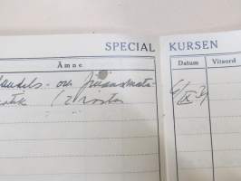 Svenska Handelshögskolani Helsingfors Studiebok för Studeranden Brita Heinrichs, matrikelnummer 725, 1937 -opintokirja