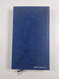 Uusi Suomen matkakartasto : tienkäyttäjän tietokirja