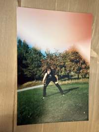 Mallitoimiston (4Cast Model Management, Helsinki) kirjoilla olleen mallin esittelykuva / markkinointikuva -valokuva