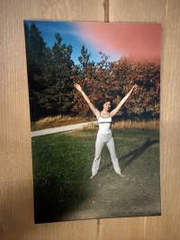 Mallitoimiston (4Cast Model Management, Helsinki) kirjoilla olleen mallin esittelykuva / markkinointikuva -valokuva