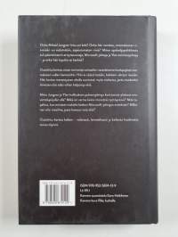 Outolintu (signeerattu)