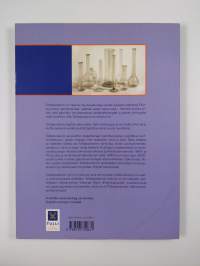 Pakkahuoneen perukoilta parrasvaloihin : tullilaboratorio 100 vuotta