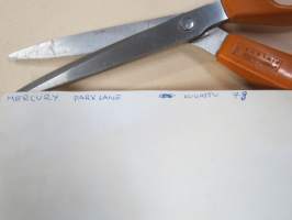 Mercury Park Lane pukeilla, kuvattu 1978 - amerikkalaisten autojen harrastuksen alkuaikoja Suomessa -valokuva