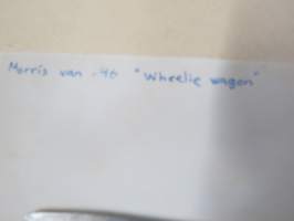 Morris Van 1946 "Wheelie Wagon" - amerikkalaisten autojen harrastuksen alkuaikoja Suomessa -valokuva