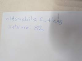 Oldsmobile Cutlass Helsinki 1982 - amerikkalaisten autojen harrastuksen alkuaikoja Suomessa -valokuva