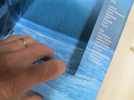 Lapin kullan kimallus -elokuvan pressikansio, ei sisältöä mukana