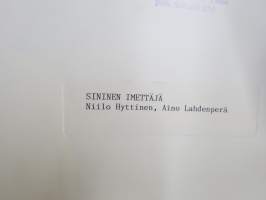 Sininen imettäjä, elokuvan promootiokuva / lehdistömateriaalia -valokuva