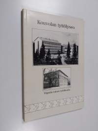 Viipurin toinen tyttökoulu 1936-1939, Kouvolan tyttölyseo 1940-1973, Torkkelin yhteislyseo 1973-1975, Torkkelin lukio 1975-1980, Kouvolan lyseon lukio 1980-1990