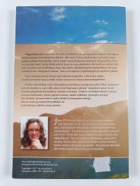 Vapaus tavallisuudesta : Annan erilainen matka läpi viiden maanosan