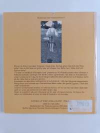 Vi leder en blindbock till kungens bord : lekar från Svenskfinland