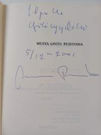 Musta lintu puistossa : runoja (signeerattu, tekijän omiste)