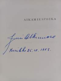 Aikamiespoika (signeerattu)
