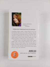 Lumikukka ja salainen viuhka