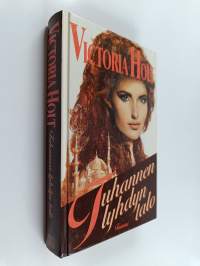 Tuhannen lyhdyn talo