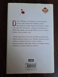 Dexterin pimeät unet