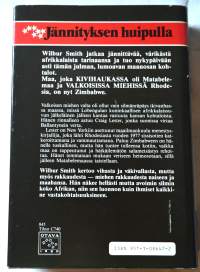 Leopardi kulkee yössä