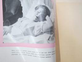 Aamusta iltaan - Silo - Kauneuden työpaja - Maan hienostunein alallaan -kuvitettu mainosjulkaisu 1930-luvulta