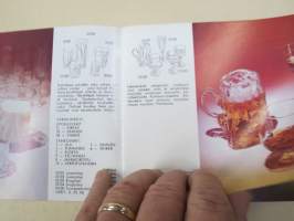 Humppilan Uusi Lasitehdas Oy -tuoteluettelo / kuvasto, Henrik Koivula - Fantasialasi, Börje Rajalin &amp; Tauno Wirkkala tuotantoa, esittelee kuvin ja nimin puhaltajat;