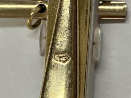 Laskutikku / solmioneula