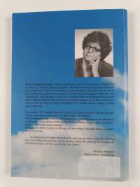 Ovanför molnen är himlen blå