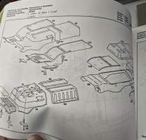 Mercedes benz  typ 673 hytin varaosa luettelo.  1986