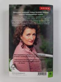 Muurien kätköissä