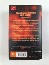 Tyttö joka leikki tulella