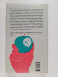 Tytär : kertomus kansankodin hajoamisesta