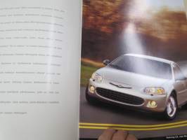 Chrysler Sebring 2002 -myyntiesite, varsinainen esite ja lisävaruste-esite yhdessä