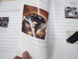 Chrysler Sebring 2002 -myyntiesite, varsinainen esite ja lisävaruste-esite yhdessä