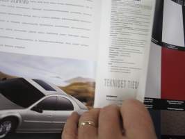 Chrysler Sebring 2002 -myyntiesite, varsinainen esite ja lisävaruste-esite yhdessä