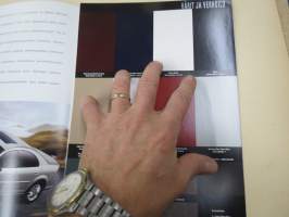 Chrysler Sebring 2002 -myyntiesite, varsinainen esite ja lisävaruste-esite yhdessä