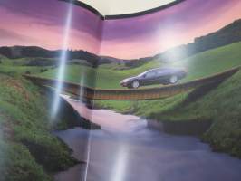 Chrysler 300 M -myyntiesite, varsinainen esite ja lisävaruste-esite yhdessä