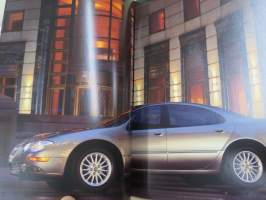 Chrysler 300 M -myyntiesite, varsinainen esite ja lisävaruste-esite yhdessä