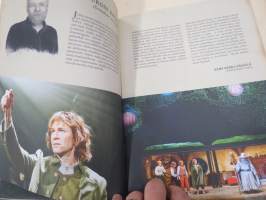 Taru Sormusten Herrasta - Turun kaupunginteatteri 2018 näytelmäsovituksen käsiohjelma, ohjaus Mikko Kouki