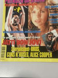 Suosikki 1989 no 14  sisältää julisteen