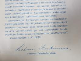 Kultajyvästä vehnäsiä kahvi- ja ruokapöytään - Järvenpään Vehnämylly - Maantuotteen leivontaohjekirja, osin värikuvat, mukana myös "Tampereen kakku"