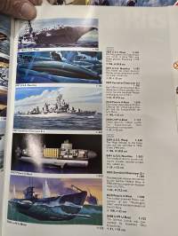 Revell 1983 pienoismalli  esite