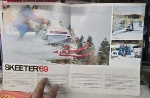 Evinrude moottorikelkka  1969-myyntiesite / sales brochure - snowmobile