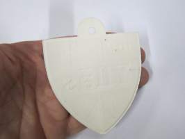 Ylläs judo club -hintalappu / tuotetietolappu, merkin valmistaja Herman Mattsson Korkokuvapaino &amp; Pussitehdas, Vaasa