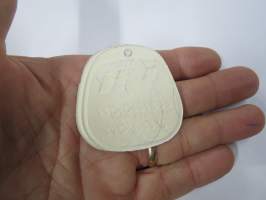 VM laukku - väska -hintalappu / tuotetietolappu, merkin valmistaja Herman Mattsson Korkokuvapaino &amp; Pussitehdas, Vaasa