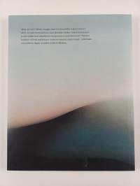 Läpinäkyvää (signeerattu, tekijän omiste)