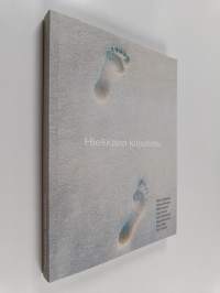 Hiekkaan kirjoitettu : antologia