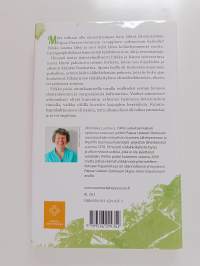 Kotona viidakkokylässä : Pirkko Luoma Papua-Uudessa-Guineassa (signeerattu, tekijän omiste)