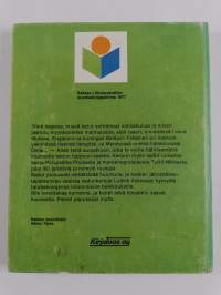 Siinä maassa ketut soittelivat nokkahuilua : satuja