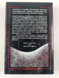 Lumihotelli : jännitysromaani