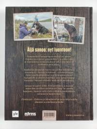 Eränkävijät 2 : Eräkoiria ja koiraihmisiä