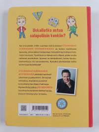 Etsiväkerho Hurrikaanin mysteerikirja : ratkaise oma arvoituksesi